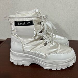 BEBE Jadah Y2K Lug Sole Puffer High Top Sneaker
/ Boots Size 9.5